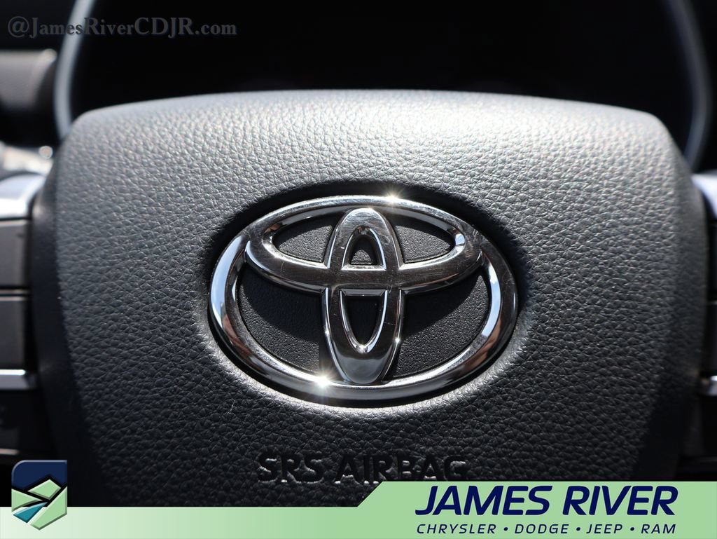 Used 2025 Toyota Highlander XSE AWD/4WD image 29