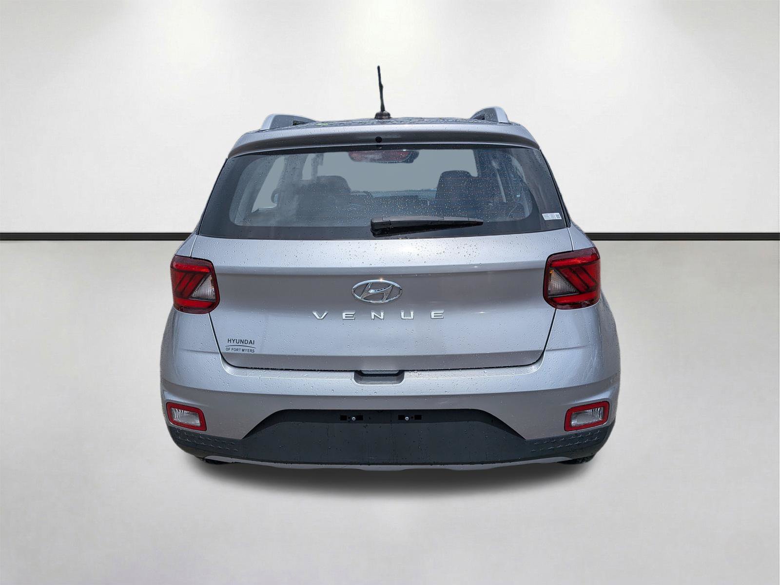 Used 2023 Hyundai Venue SEL FWD image 5