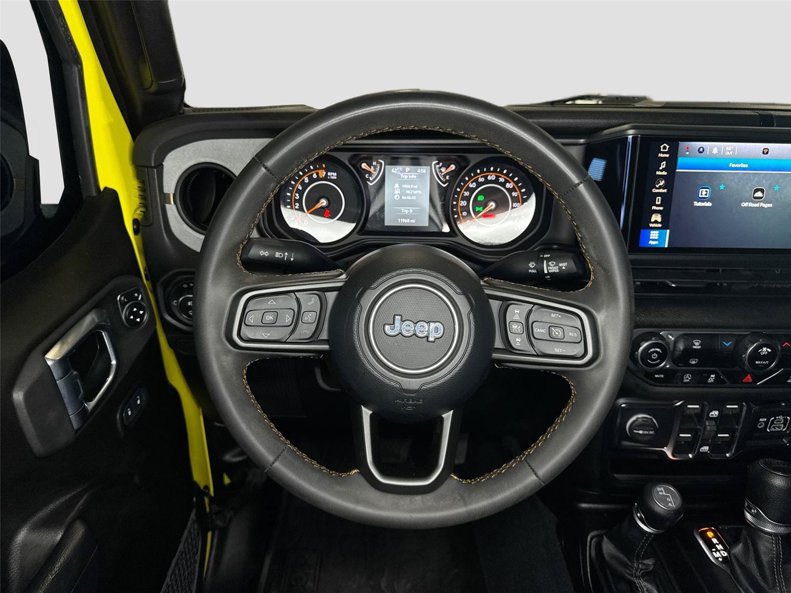 Used 2024 Jeep Gladiator Sport AWD/4WD image 3