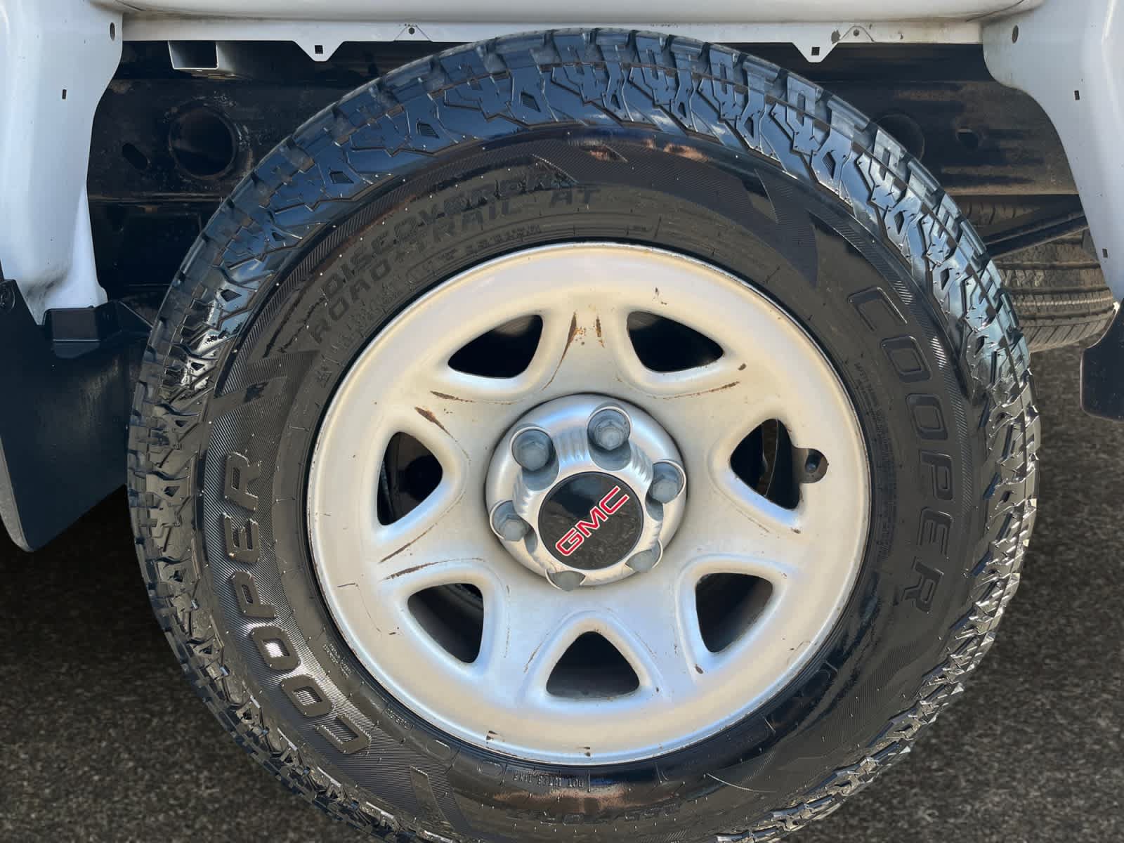 Used 2016 GMC Sierra 1500 2WD Regular Cab image 12