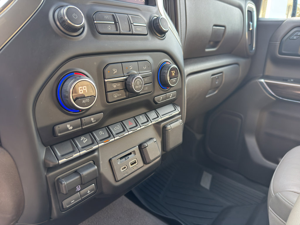 Used 2019 Chevrolet Silverado 1500 LT w/ All-Star Edition image 17