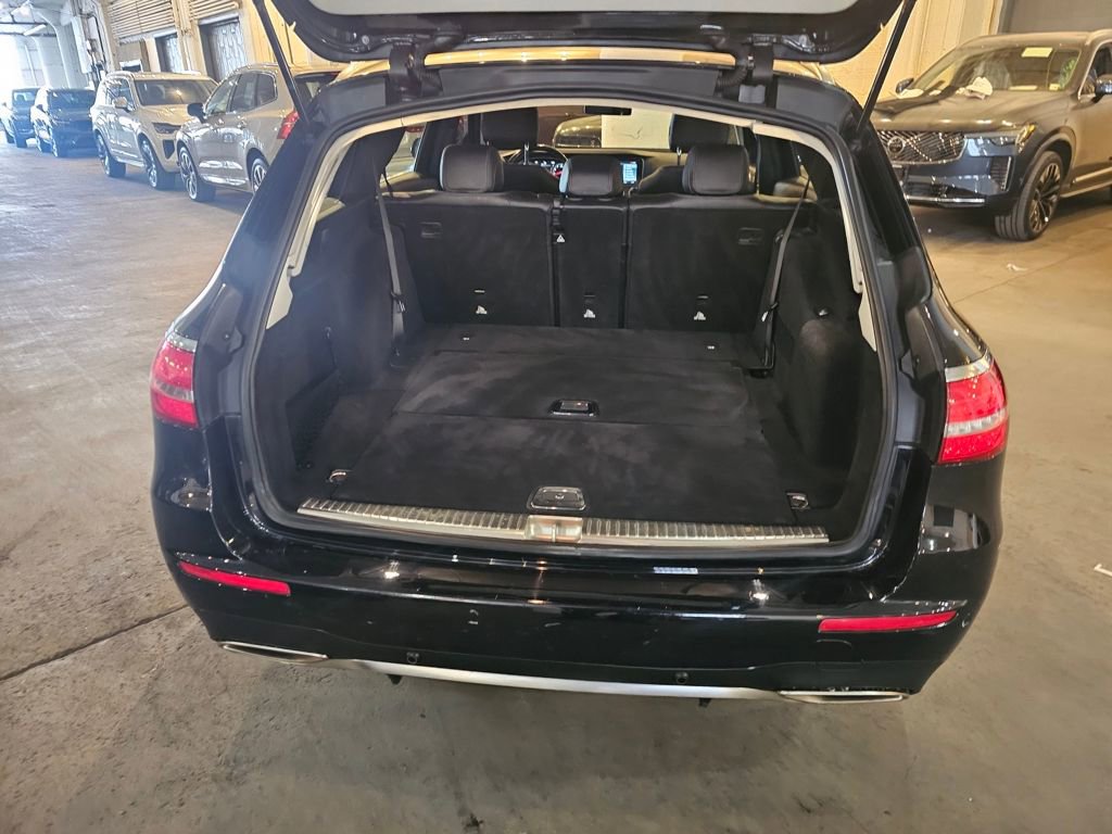 Used 2017 Mercedes-Benz E 400 4MATIC Wagon image 7