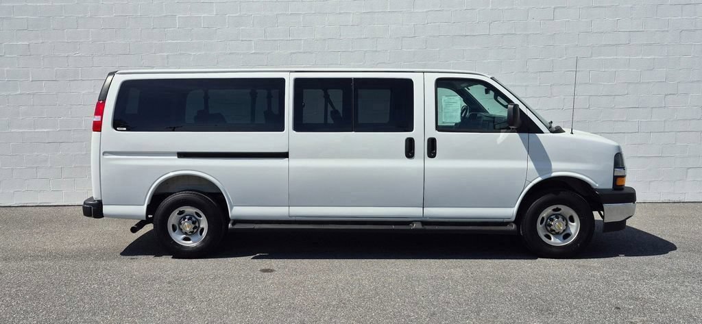 Used 2025 Chevrolet Express 3500 LT w/ LT Preferred Equipment Group RWD image 34