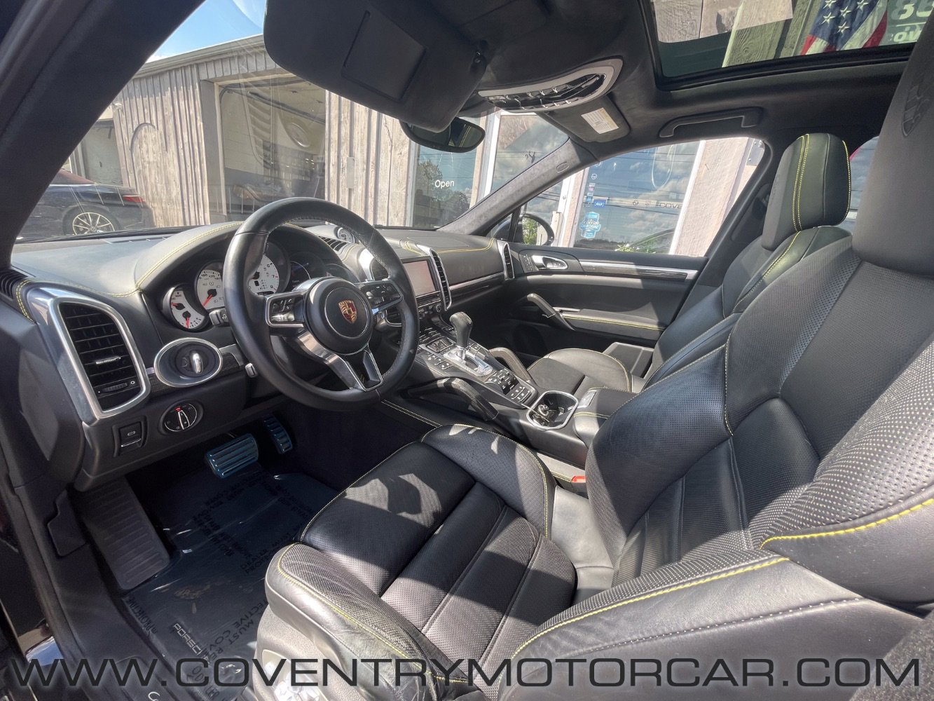 Used 2016 Porsche Cayenne Turbo S image 25