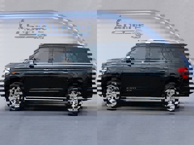 Used 2023 Ford Expedition Platinum image 2