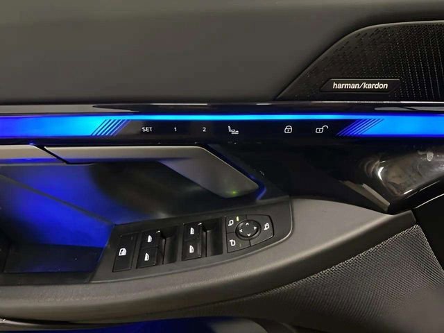 Used 2025 BMW i5 eDrive40i image 26