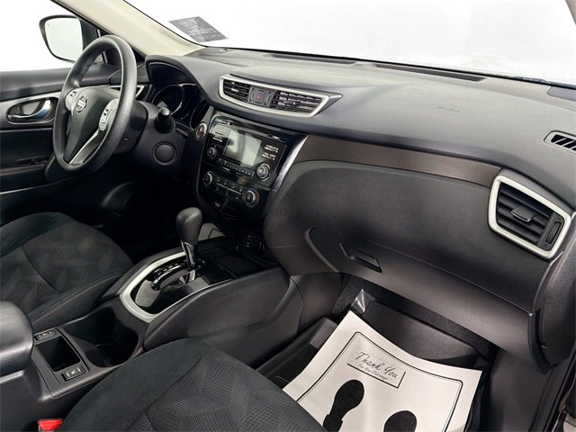Used 2016 Nissan Rogue SV image 25