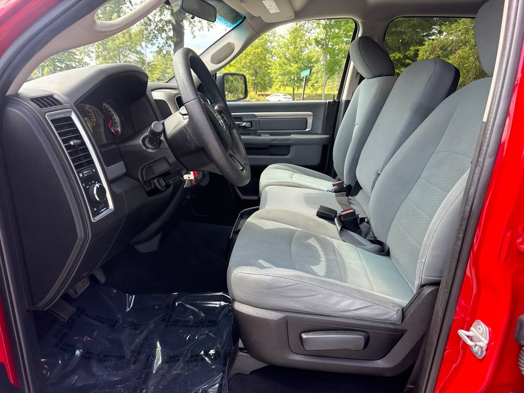 Used 2019 RAM 1500 Classic SLT AWD/4WD image 12