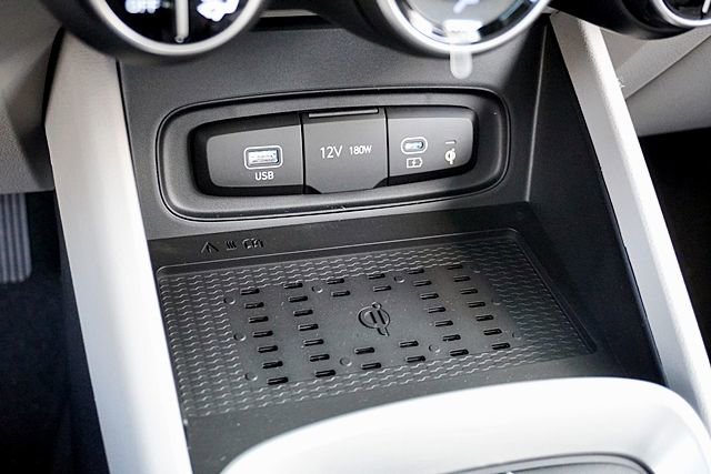 New 2026 Hyundai Venue SEL FWD image 32