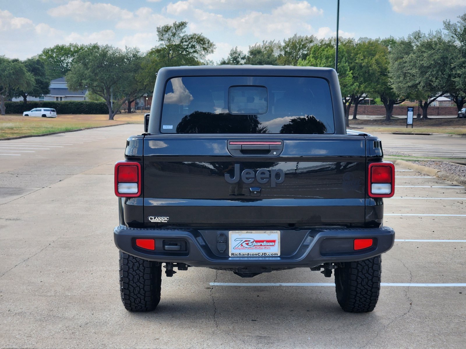 Used 2022 Jeep Gladiator Sport AWD/4WD image 5