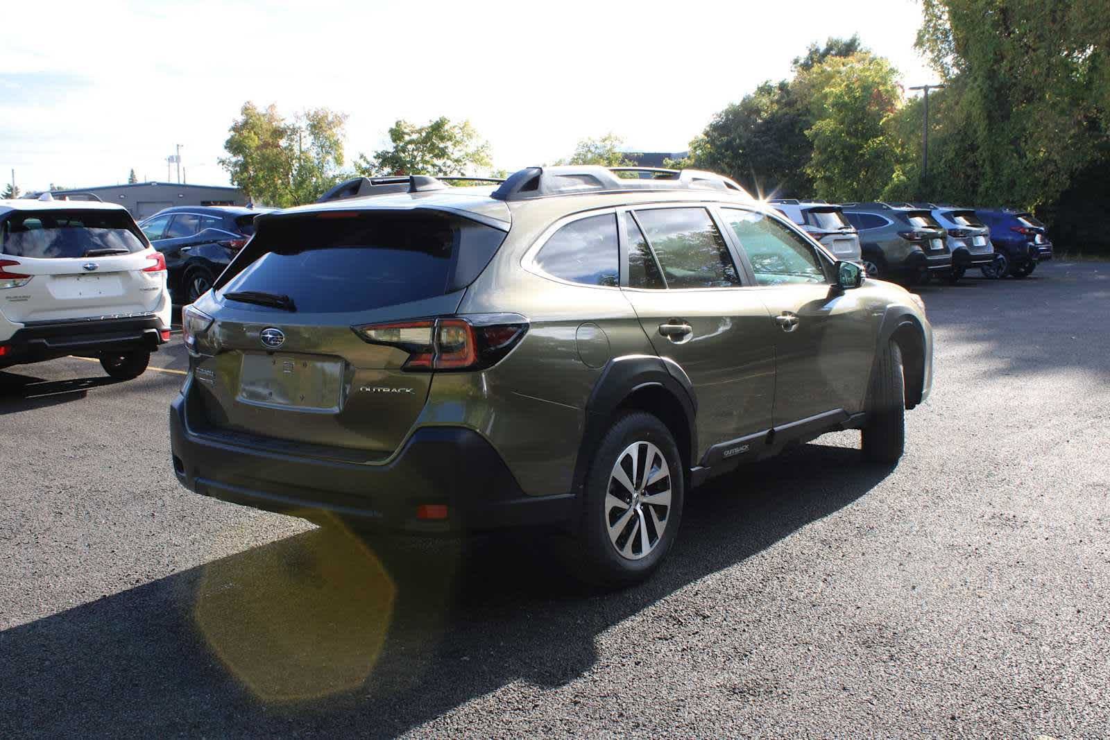 Used 2025 Subaru Outback Premium image 11