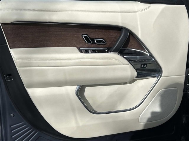 Used 2024 Land Rover Range Rover SE image 17