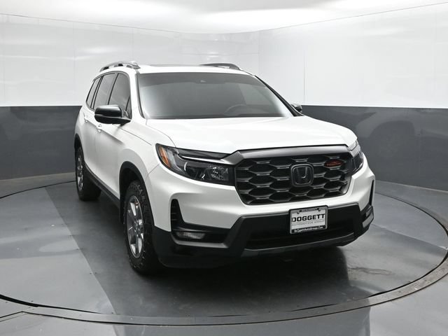Certified 2025 Honda Passport TrailSport image 17