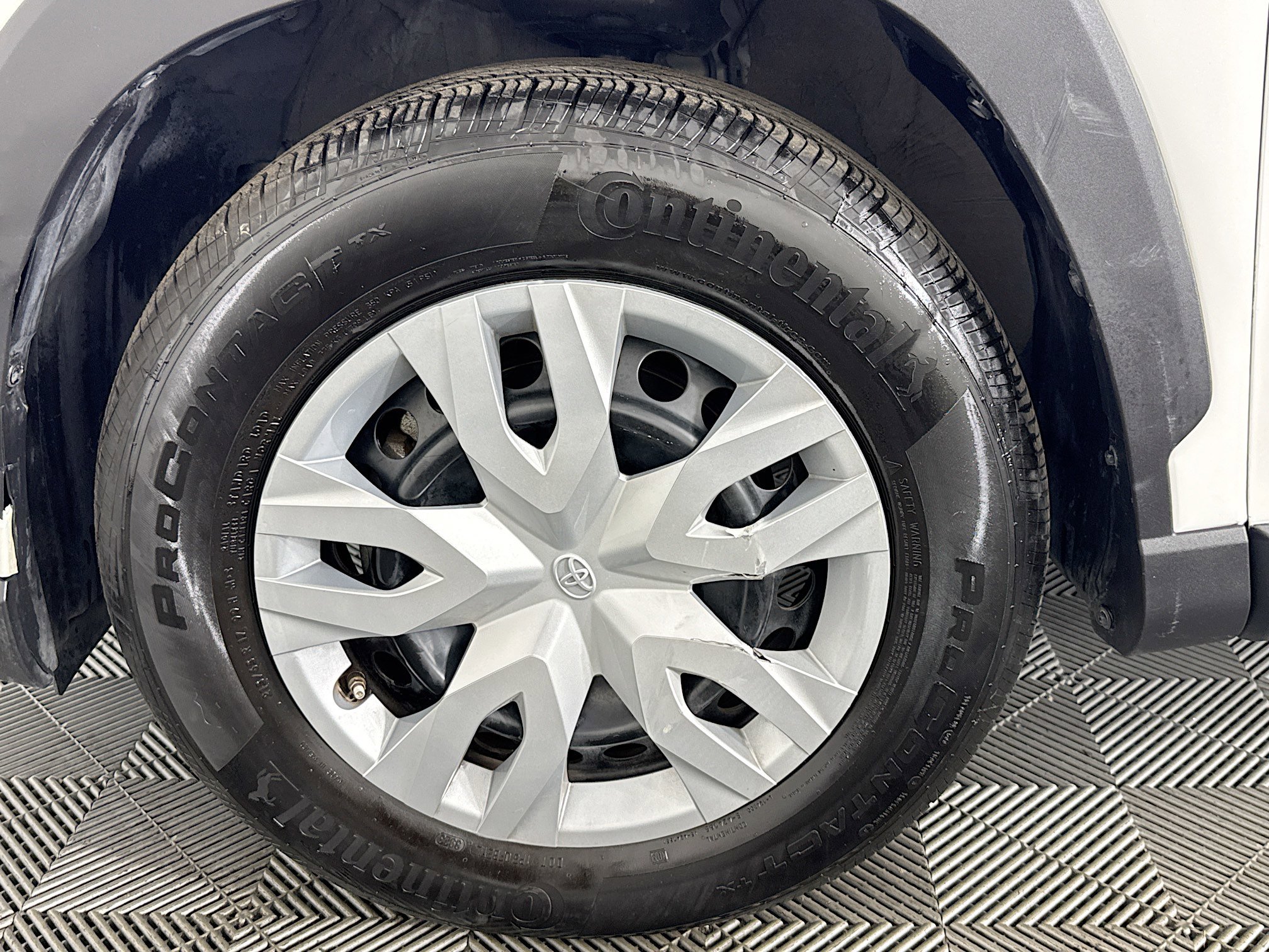 Used 2022 Toyota Corolla Cross L image 36