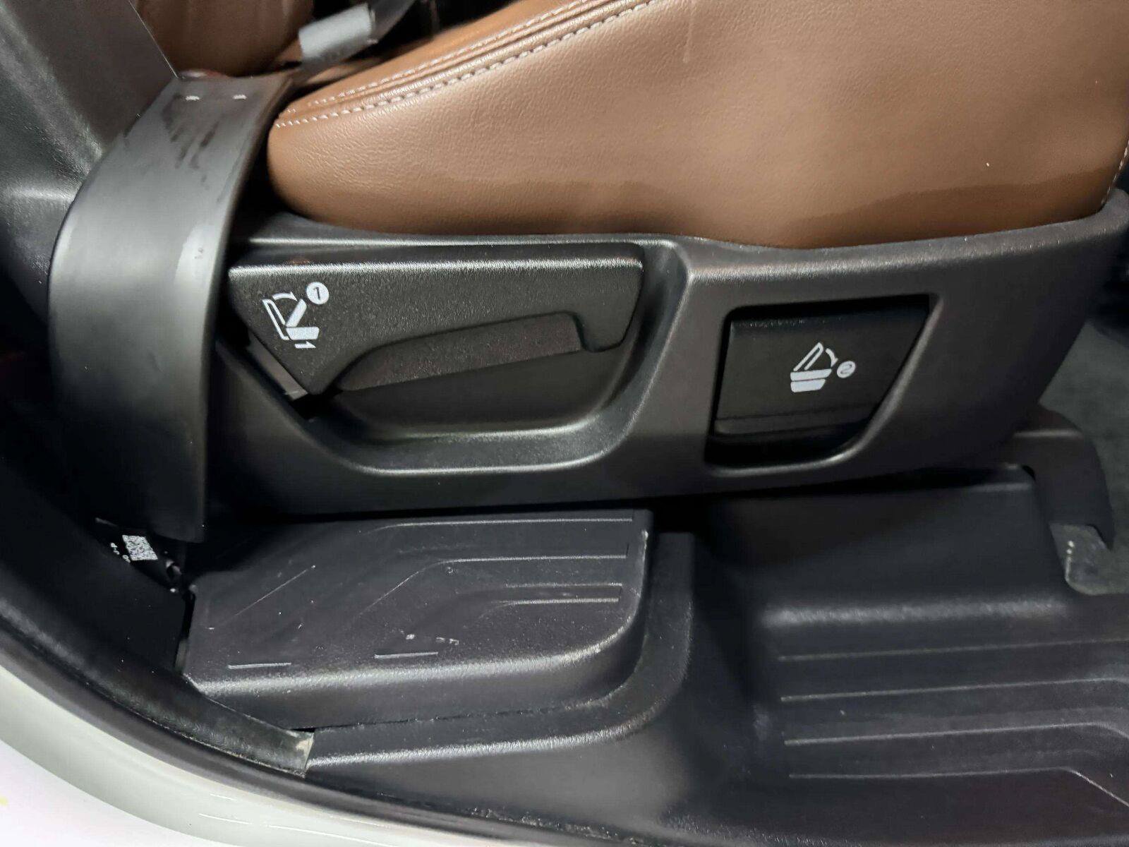 Used 2023 Subaru Ascent Touring AWD/4WD image 40
