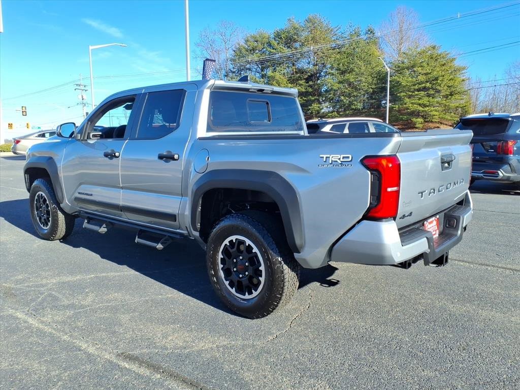 Used 2024 Toyota Tacoma TRD Off-Road image 23
