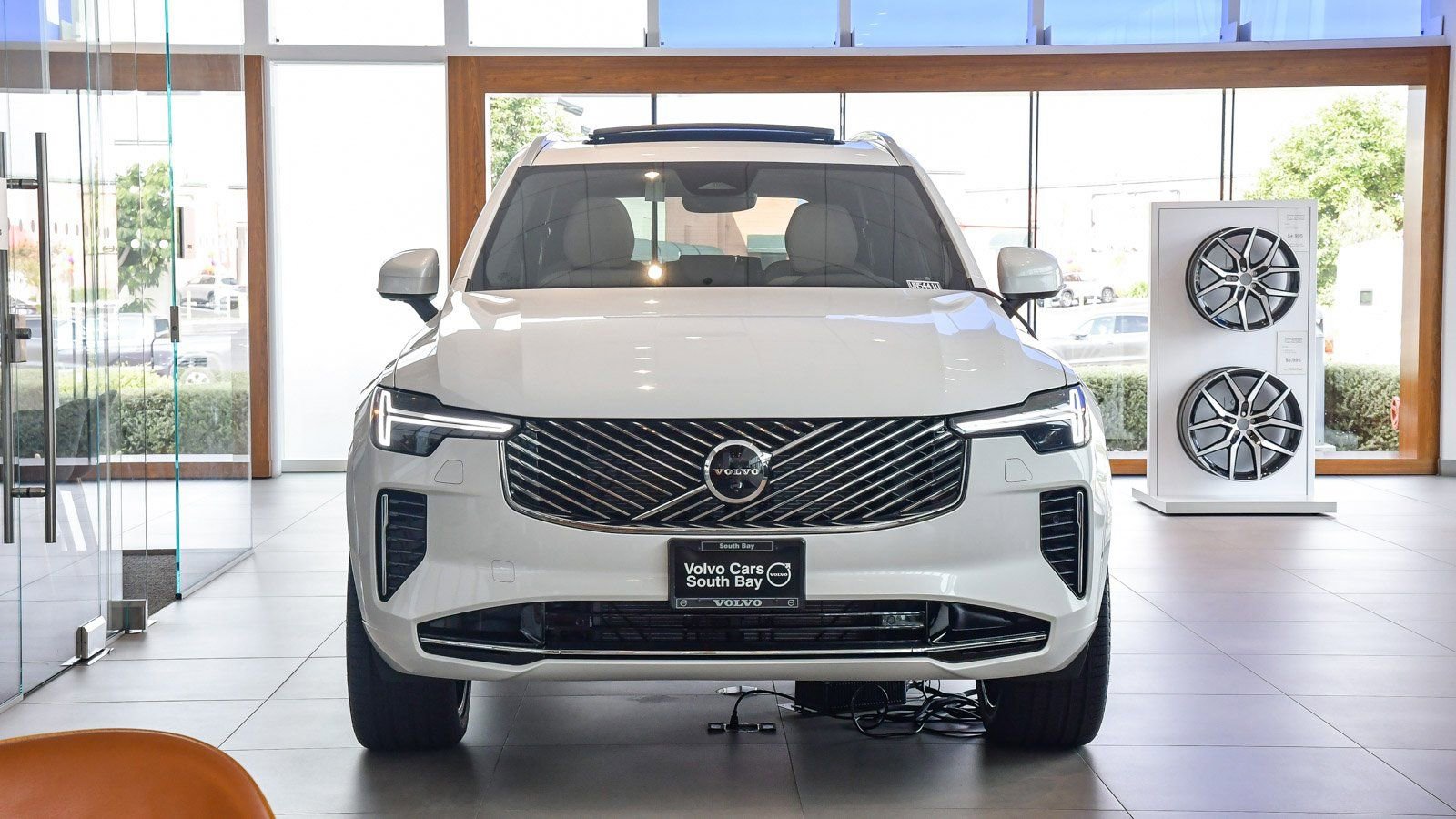 Used 2025 Volvo XC90 B5 Plus w/ Protection Package Premier image 2