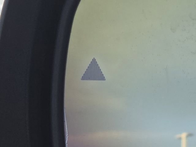 Used 2013 Chrysler Town & Country Touring-L w/ Driver Convenience Group image 9