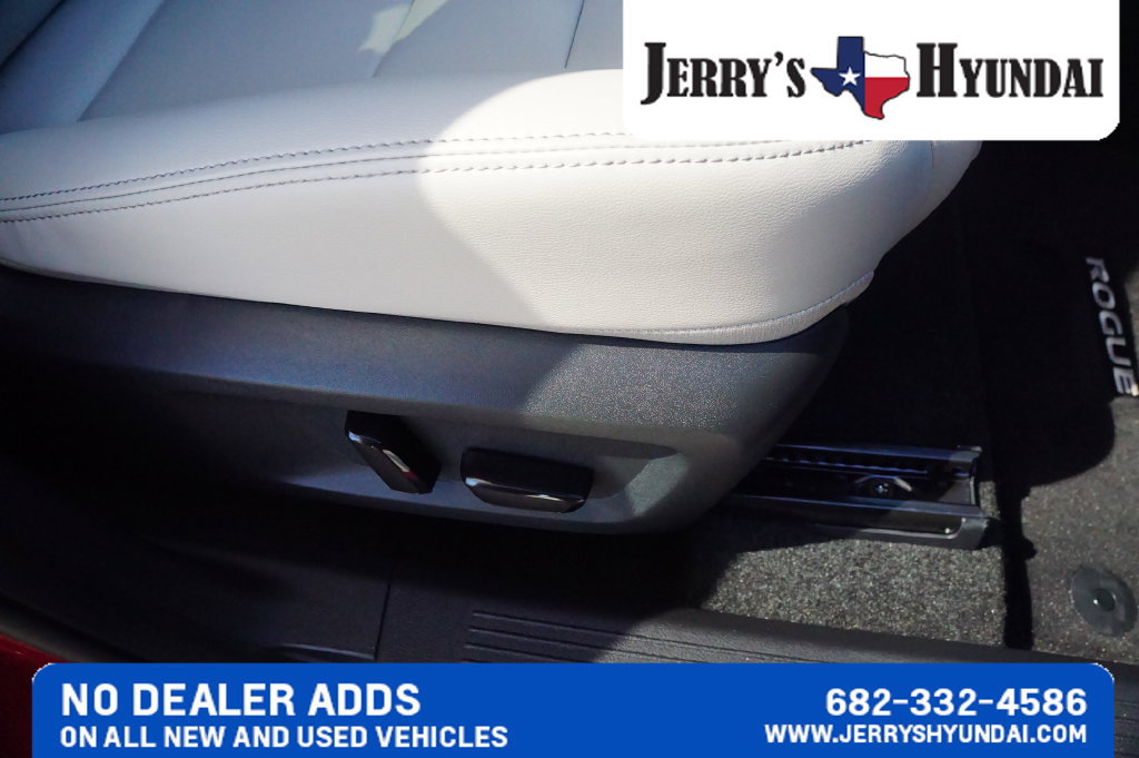 Used 2024 Nissan Rogue SL FWD image 27