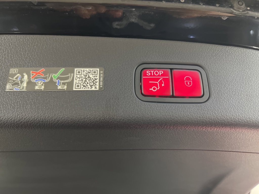 Used 2023 Mercedes-Benz GLC 300 4MATIC image 35