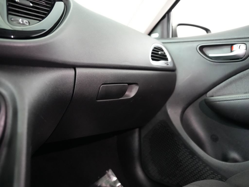 Used 2013 Dodge Dart SXT FWD image 40