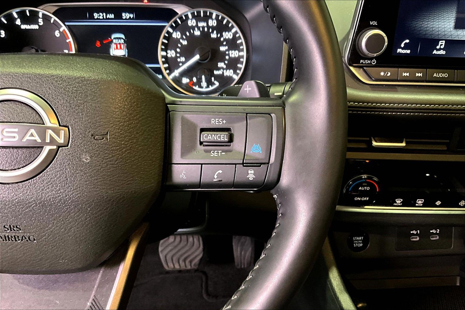 Used 2025 Nissan Rogue SV FWD image 12