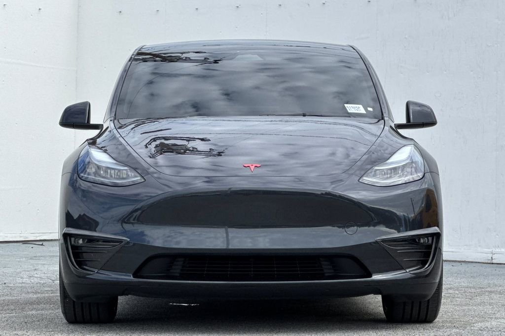 Used 2025 Tesla Model Y Performance image 8