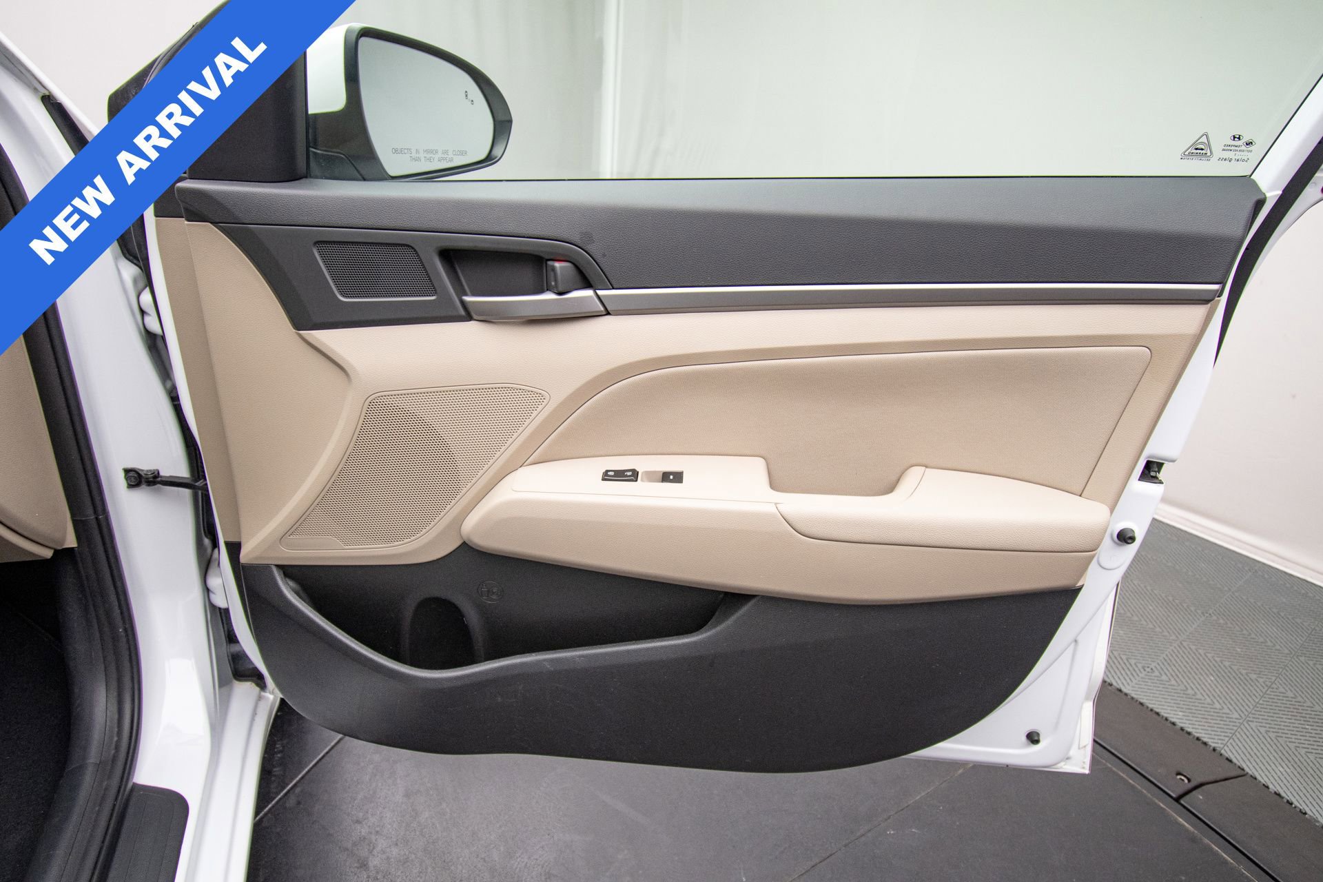 Used 2017 Hyundai Elantra Value Edition FWD image 25