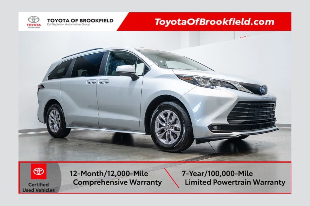 Used 2025 Toyota Sienna XLE