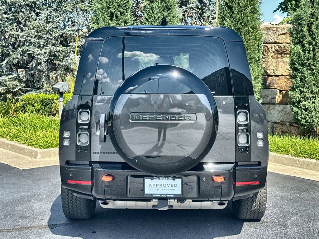 Certified 2024 Land Rover Defender 130 X image 4