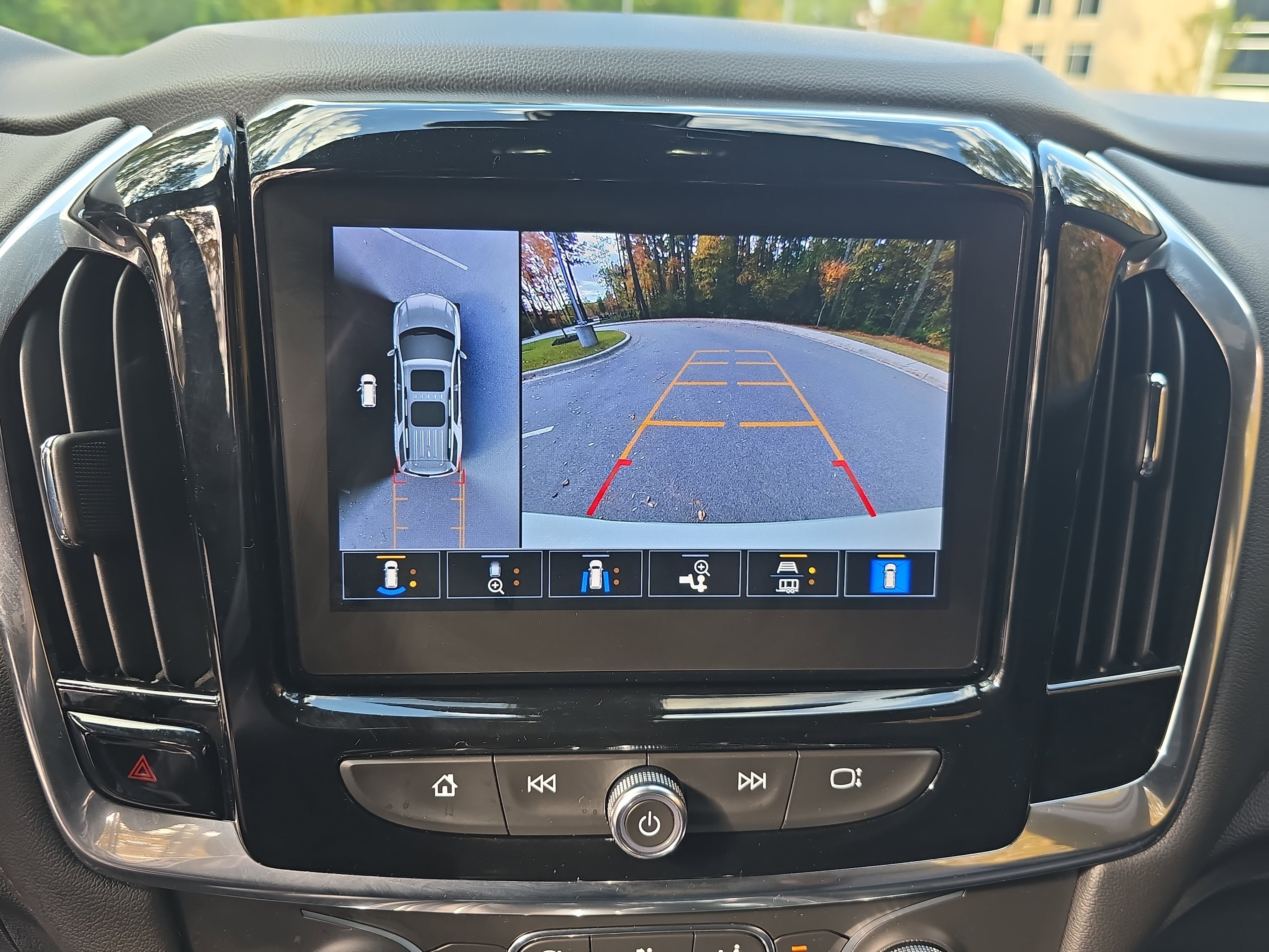 Used 2023 Chevrolet Traverse RS image 22