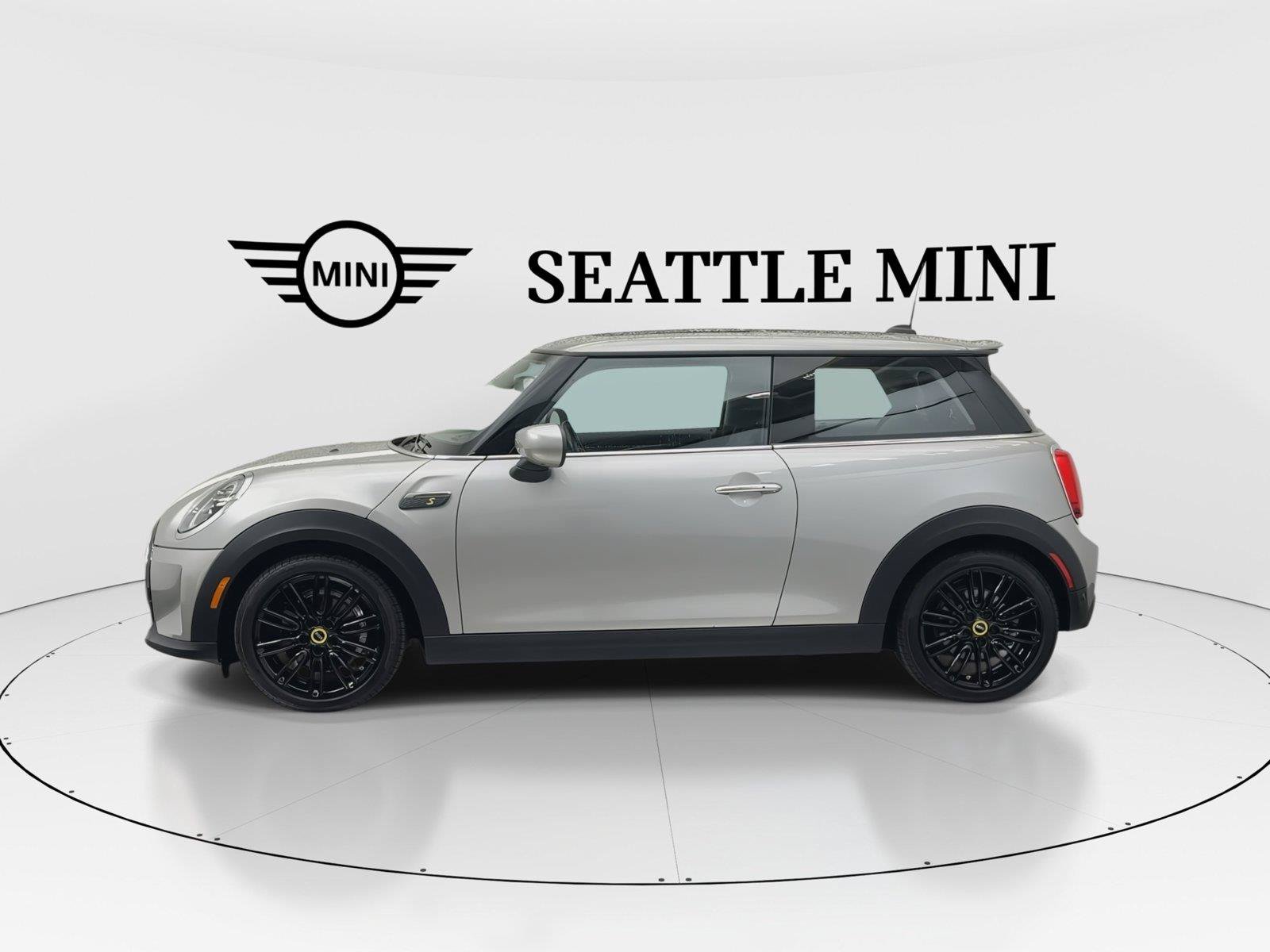 Used 2024 MINI Cooper SE FWD image 6