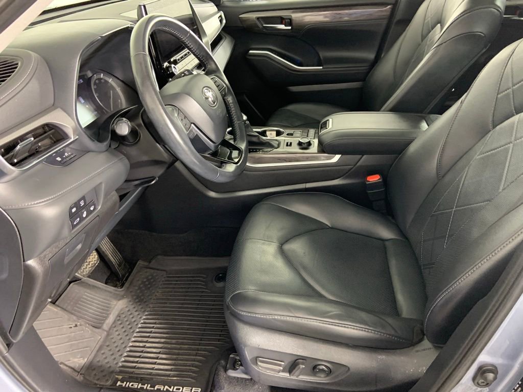 Used 2020 Toyota Highlander Platinum AWD/4WD image 26