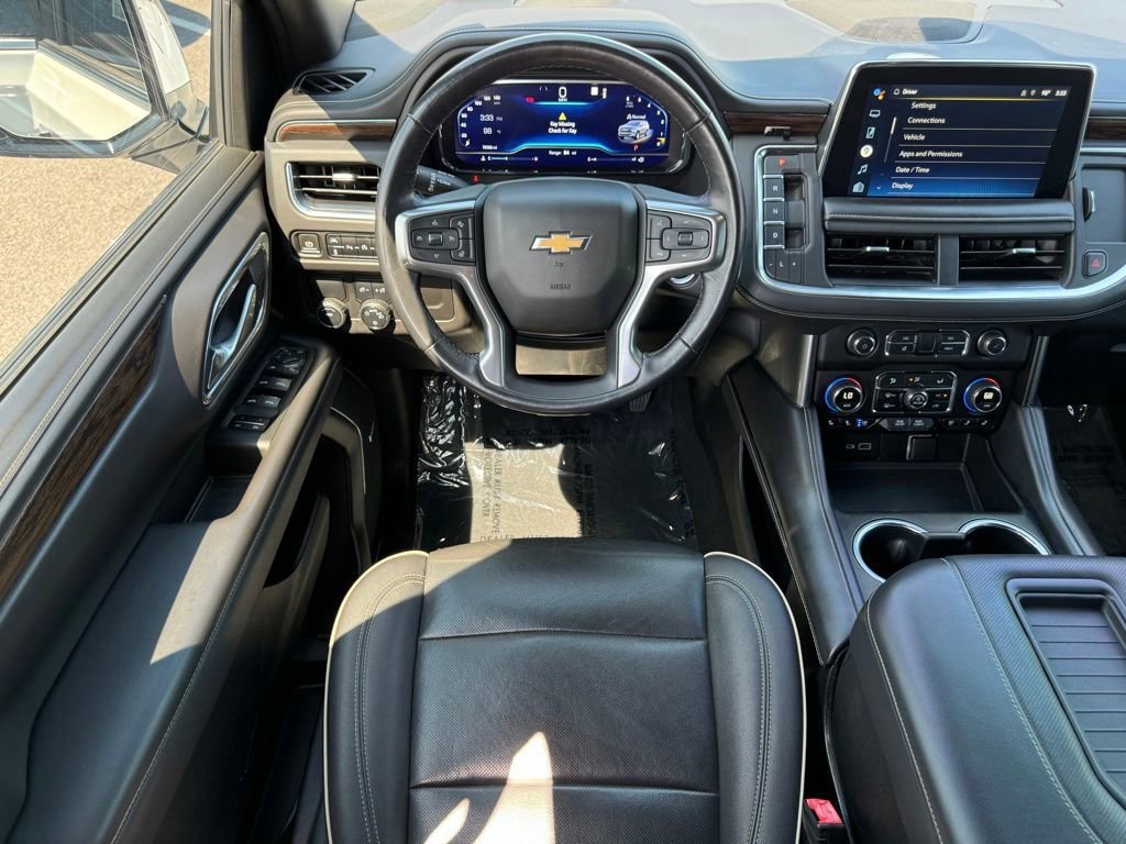 Used 2022 Chevrolet Suburban Premier RWD image 16