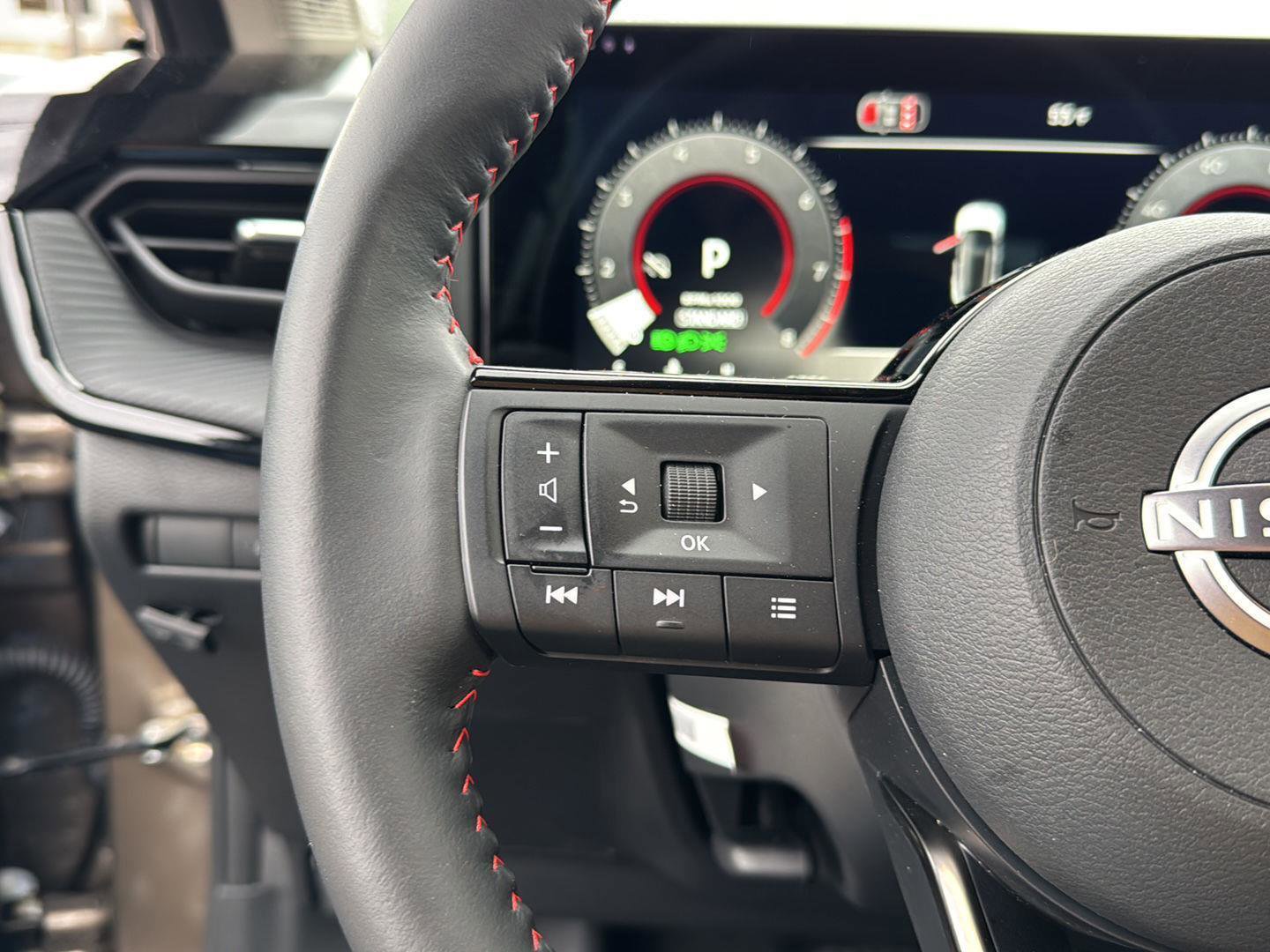 Used 2026 Nissan Kicks SR w/ SR Premium Package image 19