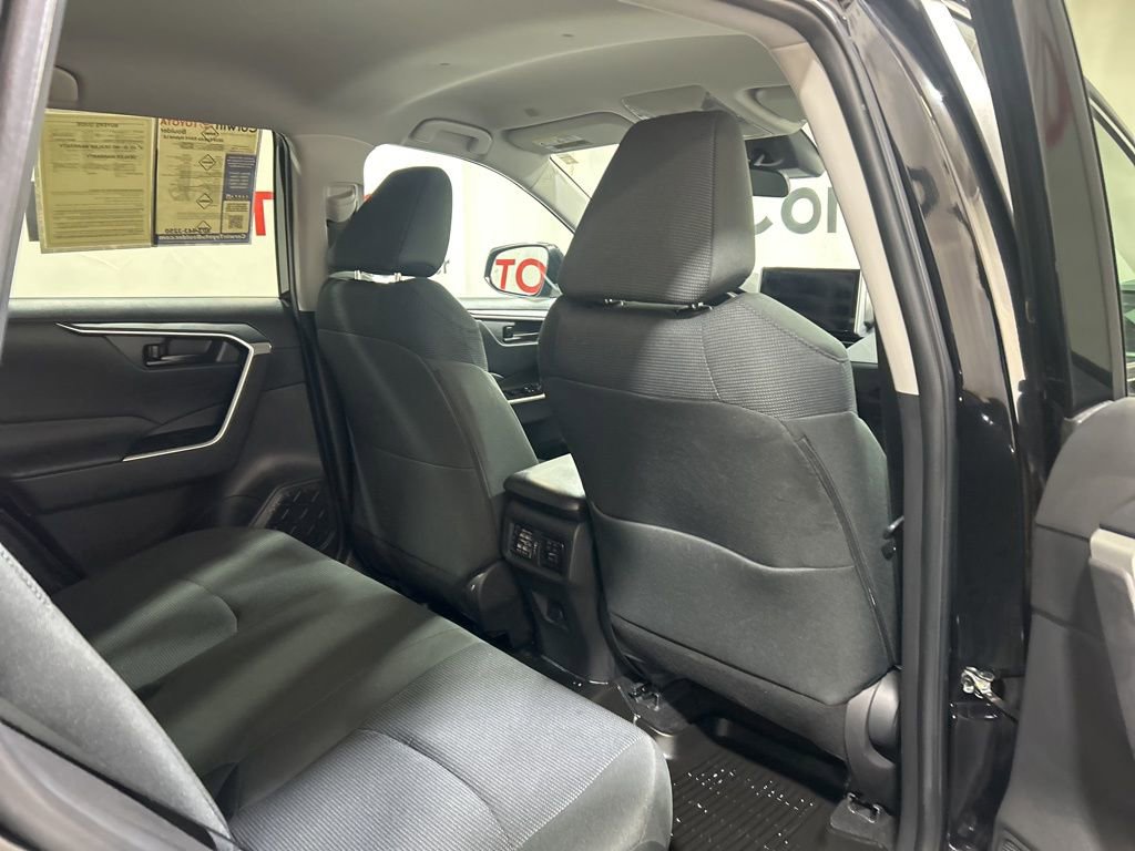 Used 2024 Toyota RAV4 LE AWD/4WD image 13