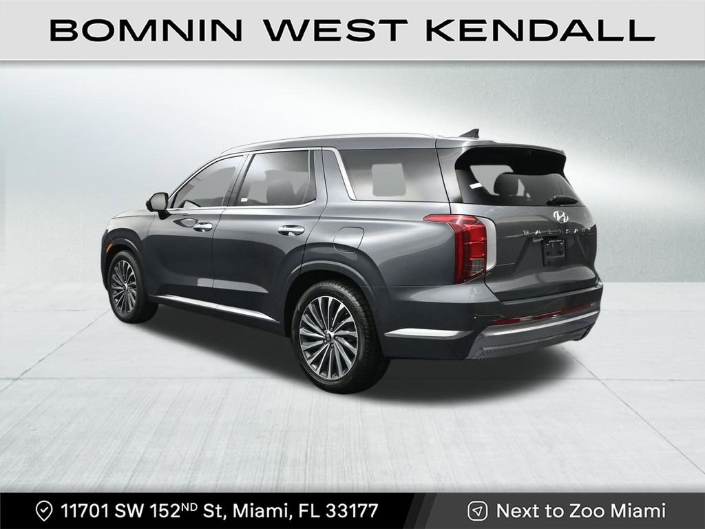 Used 2024 Hyundai Palisade Calligraphy image 3