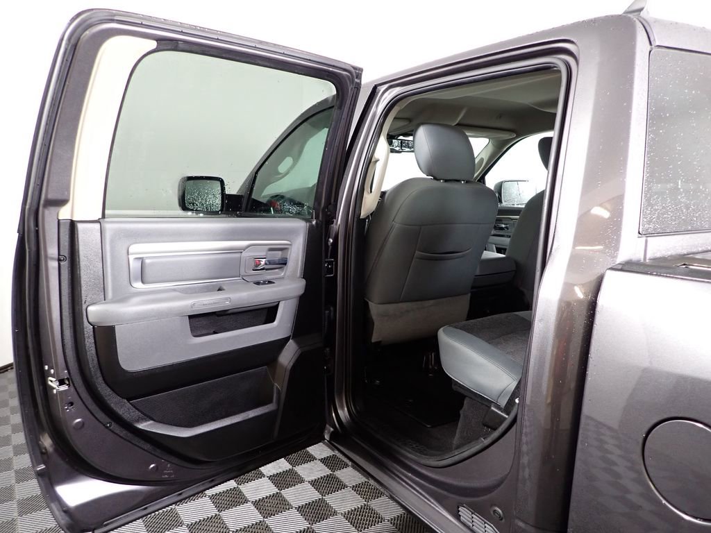 Used 2019 RAM 1500 Classic Warlock image 34