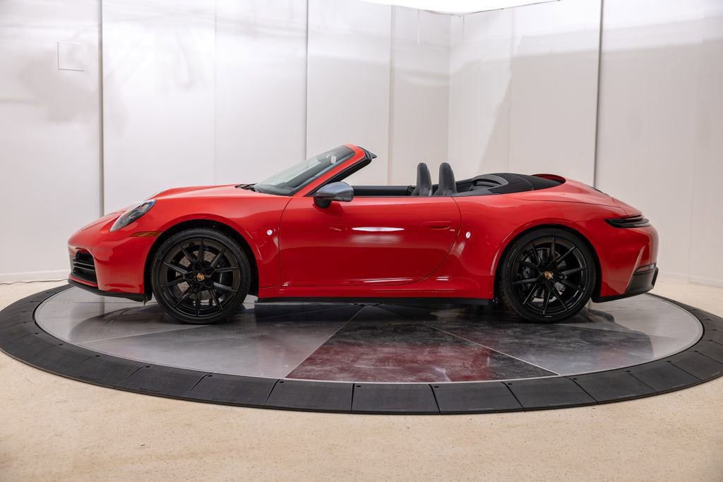 Used 2025 Porsche 911 Carrera T RWD image 3