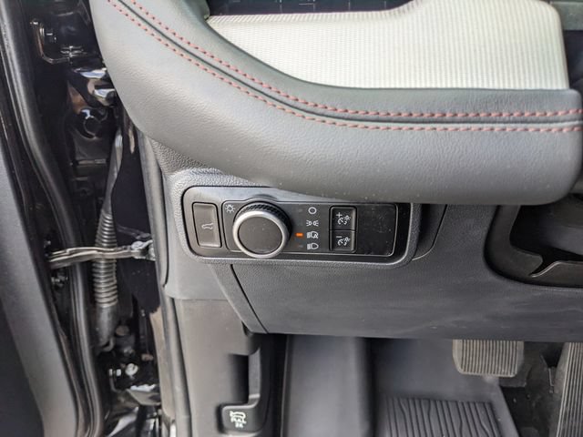 Used 2025 Ford Explorer Active RWD image 31