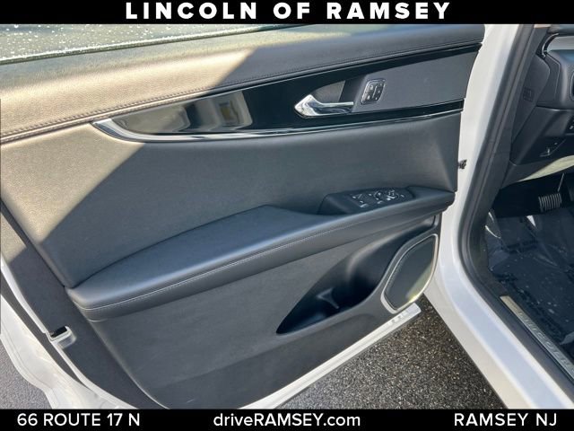 Used 2023 Lincoln Nautilus AWD w/ Premium Package image 10