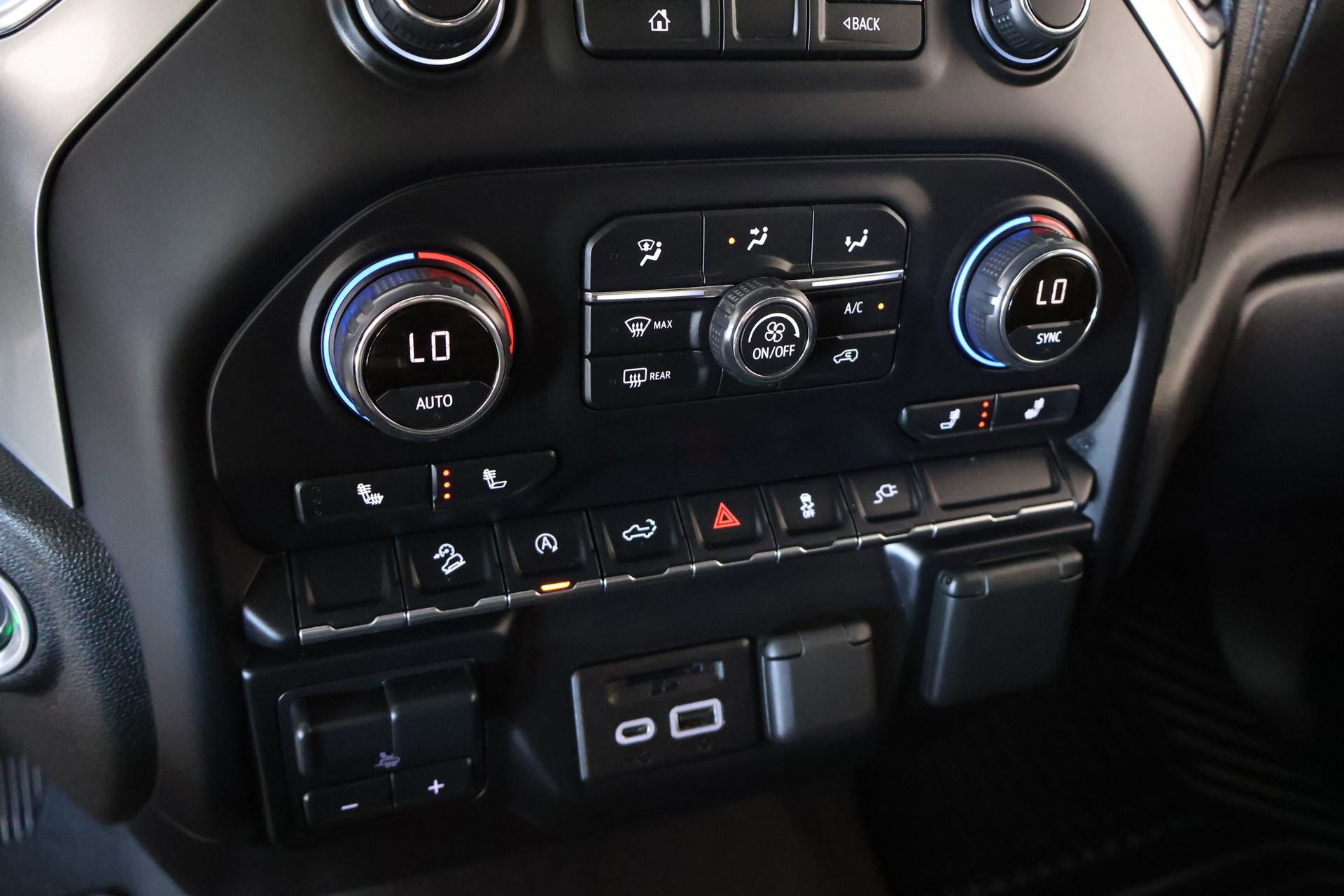 Used 2020 Chevrolet Silverado 1500 LT w/ Texas Edition AWD/4WD image 7