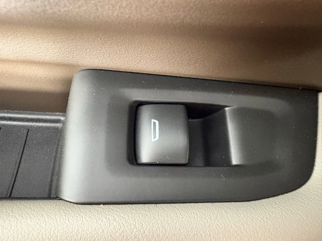 Used 2022 Chevrolet Suburban LT w/ LT Signature Package image 46