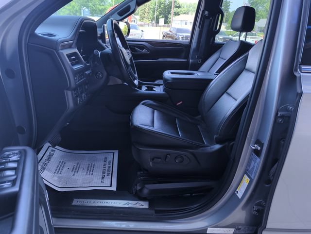 Used 2024 Chevrolet Suburban High Country AWD/4WD image 12