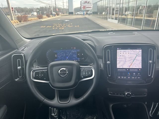 Certified 2025 Volvo XC40 B5 Plus image 18