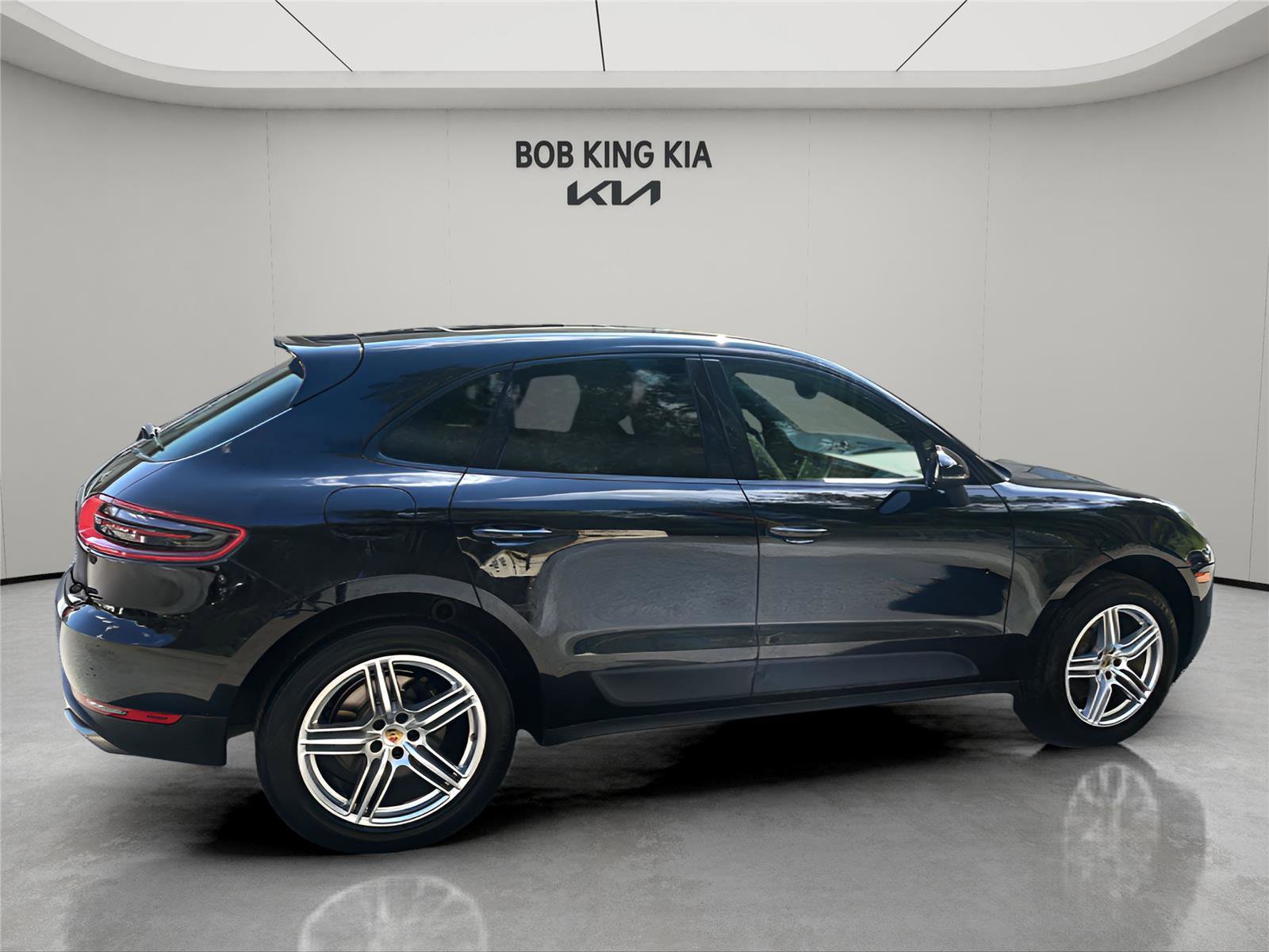 Used 2017 Porsche Macan image 5