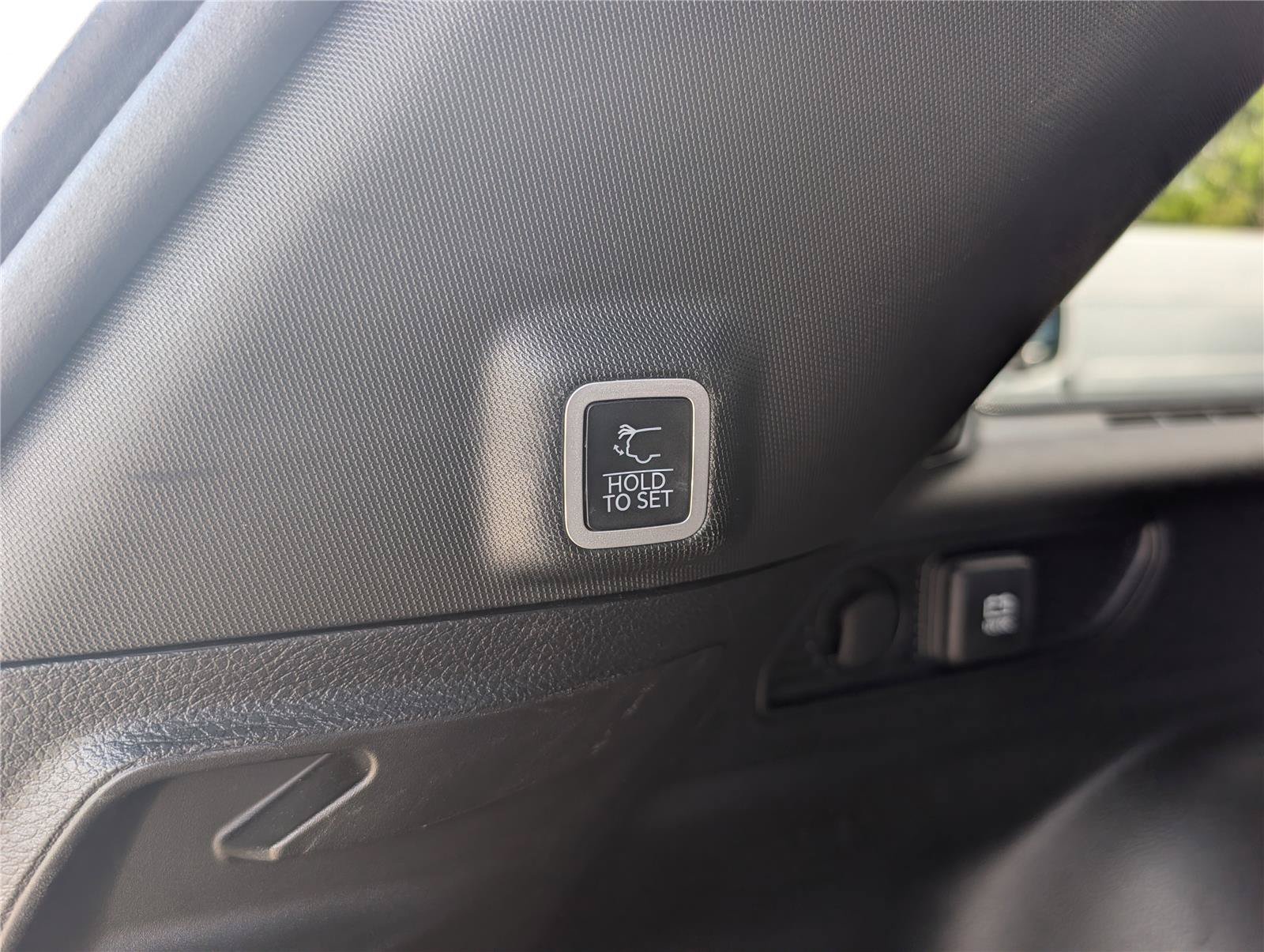 Used 2023 Jeep Grand Cherokee Altitude AWD/4WD image 13