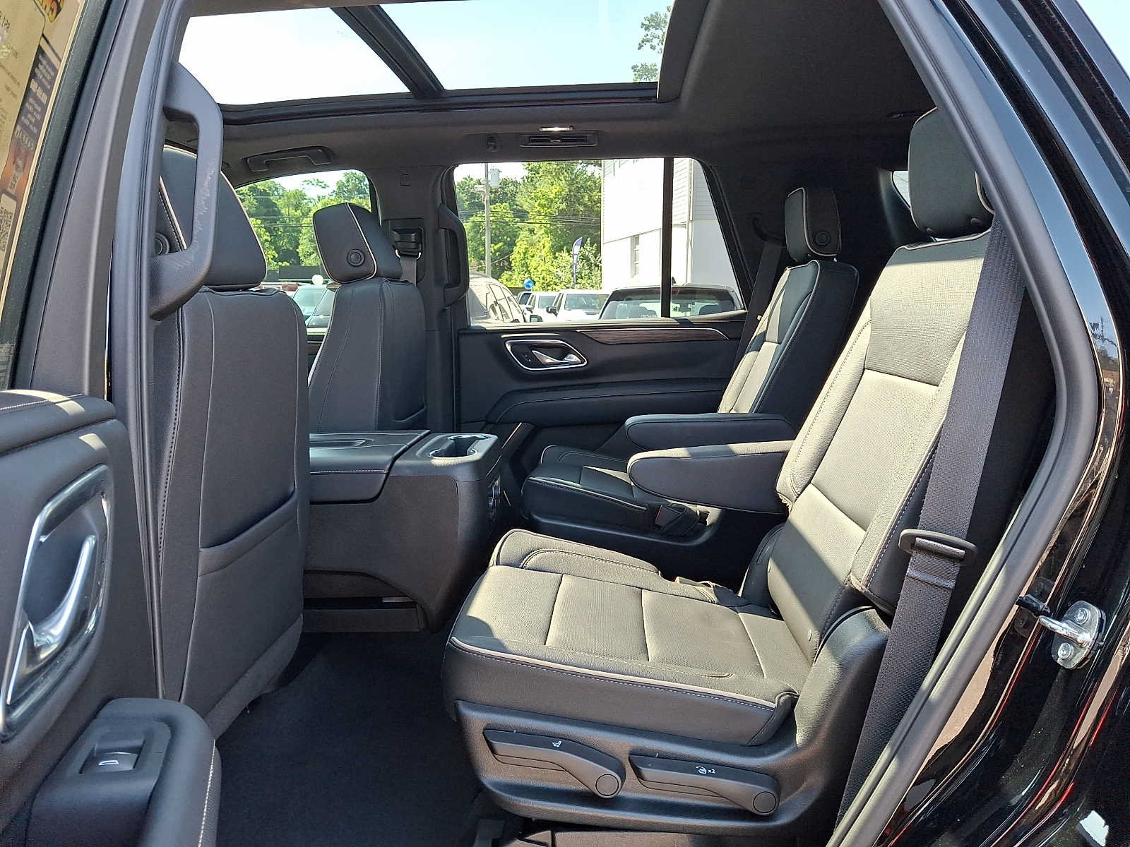 Used 2023 Chevrolet Tahoe Premier AWD/4WD image 10