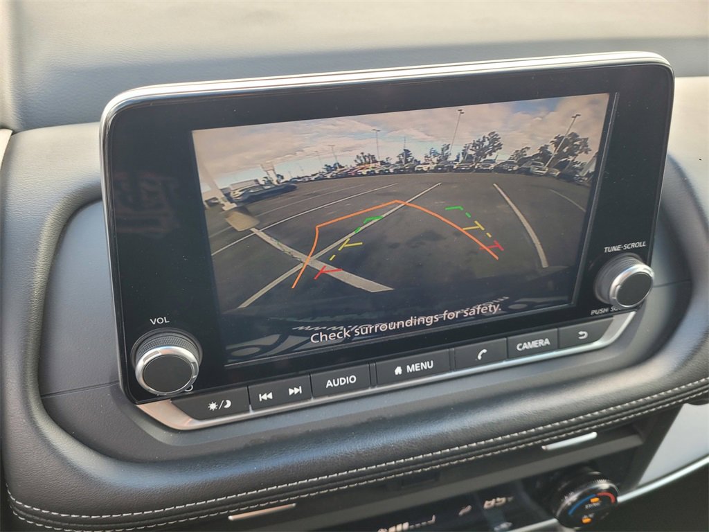 Used 2024 Nissan Rogue SV image 12