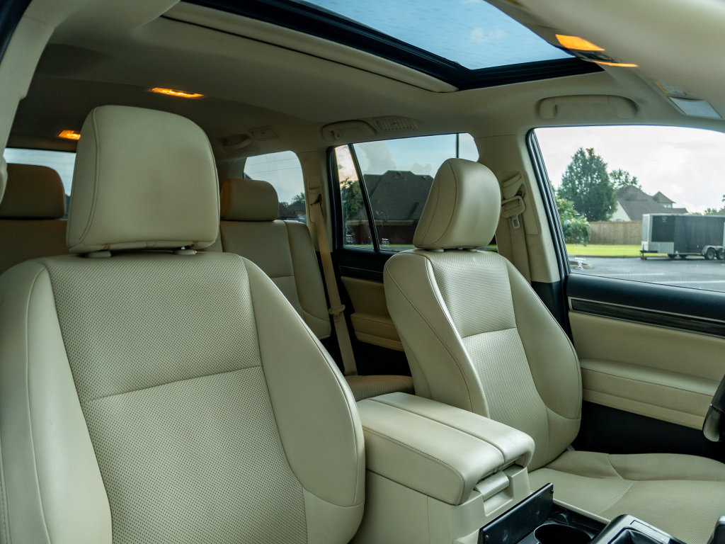 Used 2023 Lexus GX 460 Premium w/ Accessory Package AWD/4WD image 20